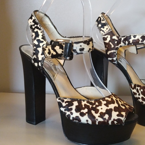 Micheal Michael Kors Heels - Picture 2 of 13